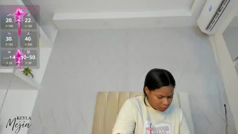 Keyla  online show from 05/17/26, 12:01