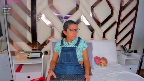 Keila Milf online show from 12/23/25, 03:04