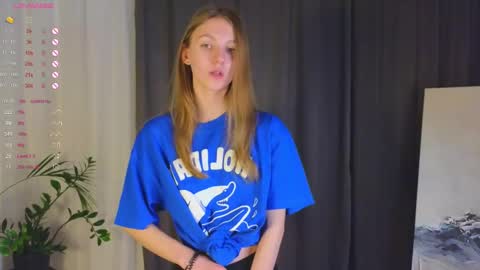 Snapshot of keylalong chatting on 03/01/25, 03:16 Hi Im Mary Glad to see you in my room PVT is open online show from 03/01/25, 03:16