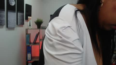 Snapshot of keylathomson chatting on 01/06/25, 11:40 Keyla online show from 01/06/25, 11:40