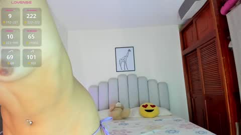 Snapshot of keylly_cute chatting on 12/19/24, 02:23 keylly online show from 12/19/24, 02:23