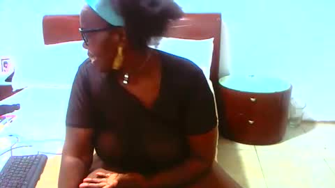 keysenbarxx19 online show from 04/19/26, 03:44