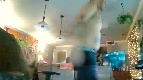 Snapshot of keyway1 chatting on 11/06/25, 08:10 keyway1 online show from 11/06/25, 08:10