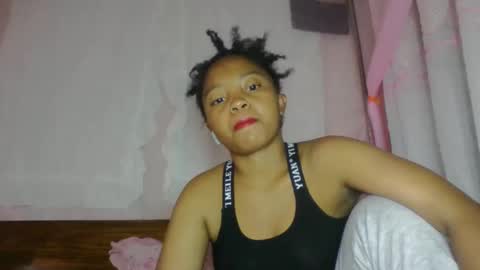 Snapshot of khaissa chatting on 04/18/26, 11:36 khaissa online show from 04/18/26, 11:36