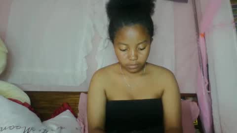 Snapshot of khaissa chatting on 04/25/26, 10:51 khaissa online show from 04/25/26, 10:51