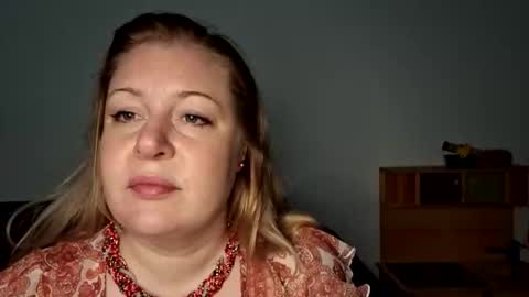 Snapshot of khaleesi0890 chatting on 11/17/25, 07:25 khaleesi0890 online show from 11/17/25, 07:25