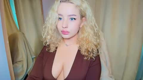 Snapshot of khaleesi_sy chatting on 06/04/26, 03:40 Khaleesi online show from 06/04/26, 03:40