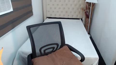 Snapshot of khalifa_foxxx chatting on 01/14/25, 07:59 khalifa foxxx online show from 01/14/25, 07:59