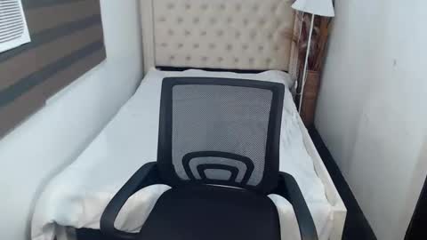 Snapshot of khalifa_foxxx chatting on 02/03/25, 10:14 khalifa foxxx online show from 02/03/25, 10:14