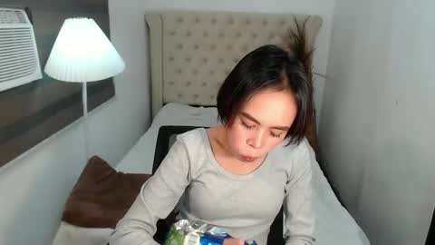 Snapshot of khalifa_foxxx chatting on 03/12/25, 12:04 khalifa foxxx online show from 03/12/25, 12:04