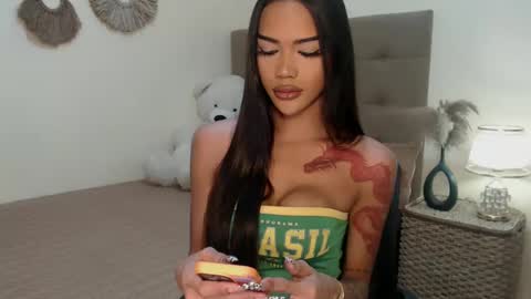 Snapshot of khalifafoxxxx chatting on 02/24/25, 10:04 khalifa online show from 02/24/25, 10:04