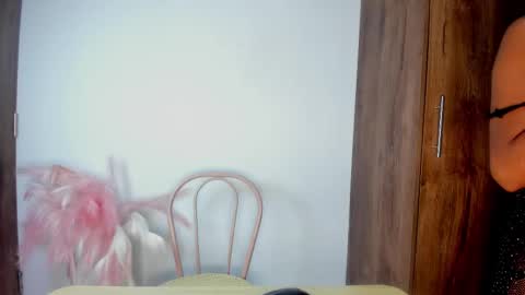 khate_smith online show from 10/11/25, 03:54