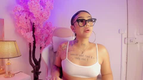 Khelany Isyy  online show from 02/13/25, 01:40