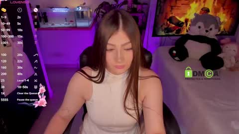 Snapshot of khionebesset chatting on 12/12/24, 08:03 Khi. online show from 12/12/24, 08:03