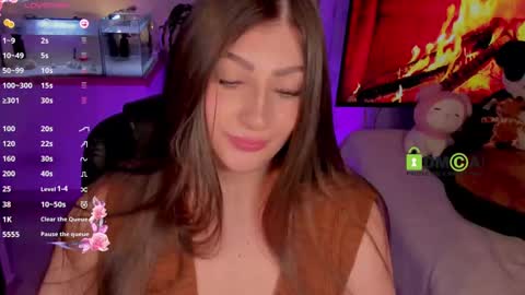 Snapshot of khionebesset chatting on 12/29/24, 08:55 Khi. online show from 12/29/24, 08:55