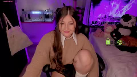 Snapshot of khionebesset chatting on 12/31/24, 07:10 Khi. online show from 12/31/24, 07:10