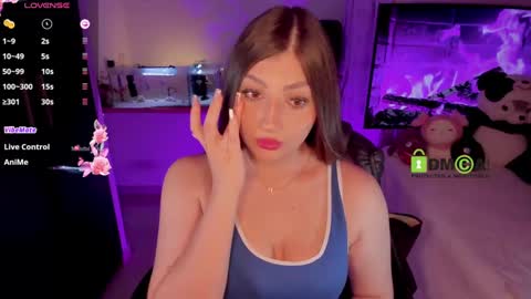 Snapshot of khionebesset chatting on 01/14/25, 06:24 Khi. online show from 01/14/25, 06:24