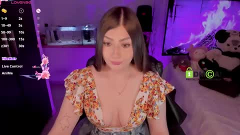 Snapshot of khionebesset chatting on 01/15/25, 06:33 Khi. online show from 01/15/25, 06:33