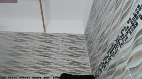 Snapshot of khloe33 chatting on 11/11/25, 09:31 khloe33 online show from 11/11/25, 09:31