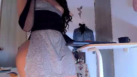 Snapshot of khloe_12 chatting on 07/17/26, 10:47 Khloe online show from 07/17/26, 10:47