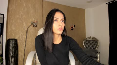 Khloe online show from 12/13/24, 01:33