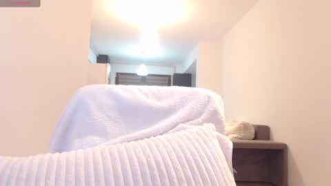 Khloe online show from 03/06/25, 05:11