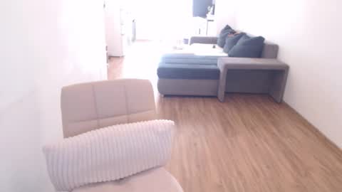 Khloe online show from 09/20/25, 01:56