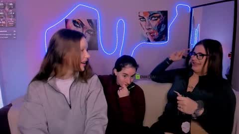 Snapshot of khloebeauty chatting on 02/03/26, 08:25 khloebeauty online show from 02/03/26, 08:25