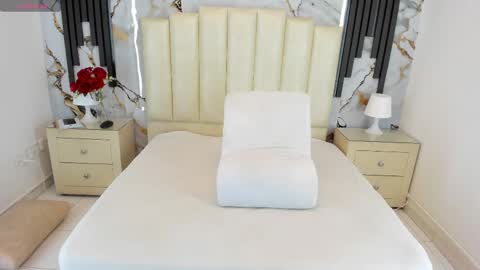 Khloe online show from 02/20/25, 05:12