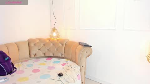 Khloe online show from 02/28/25, 10:52