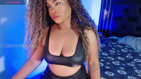 Snapshot of khloesmalls chatting on 09/22/25, 06:15              online show from 09/22/25, 06:15