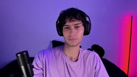 Snapshot of khozler_ chatting on 01/05/25, 04:04 khozler_ online show from 01/05/25, 04:04