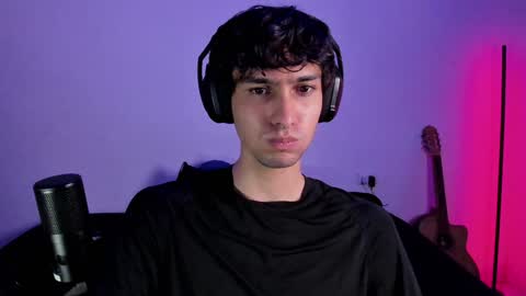 Snapshot of khozler_ chatting on 01/12/25, 06:06 khozler_ online show from 01/12/25, 06:06