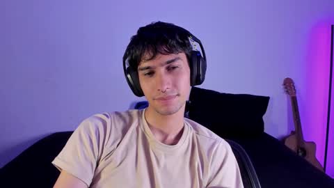 Snapshot of khozler_ chatting on 02/11/25, 02:35 khozler_ online show from 02/11/25, 02:35