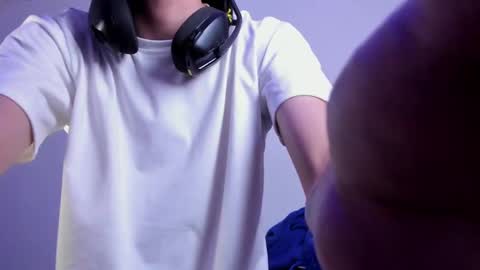 Snapshot of khozler_ chatting on 02/14/25, 08:52 khozler_ online show from 02/14/25, 08:52