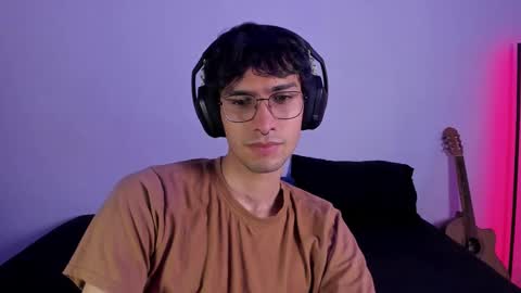 Snapshot of khozler_ chatting on 02/17/25, 02:42 khozler_ online show from 02/17/25, 02:42