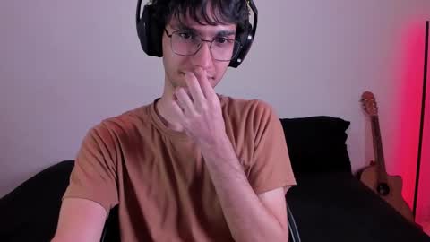 Snapshot of khozler_ chatting on 02/24/25, 06:27 khozler_ online show from 02/24/25, 06:27