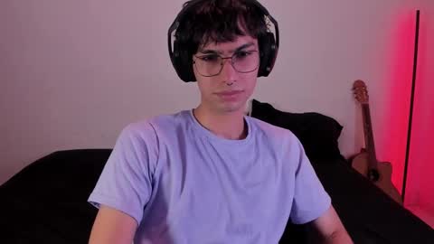 Snapshot of khozler_ chatting on 02/25/25, 06:14 khozler_ online show from 02/25/25, 06:14