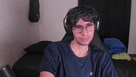 Snapshot of khozler_ chatting on 09/24/25, 02:04 khozler_ online show from 09/24/25, 02:04