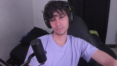 Snapshot of khozler_ chatting on 10/06/25, 04:10 khozler_ online show from 10/06/25, 04:10