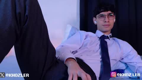 khozler_ online show from 12/23/25, 12:19