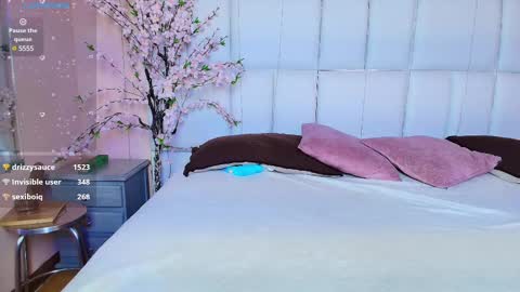 Snapshot of kiana_cream chatting on 02/17/25, 11:34 N M online show from 02/17/25, 11:34