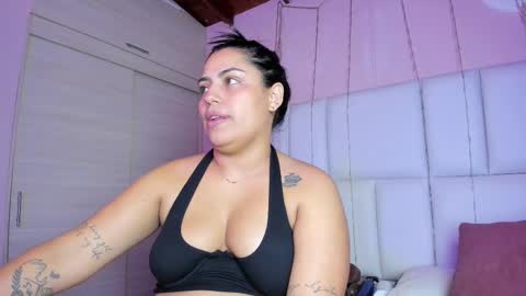 Snapshot of kiana_cream chatting on 09/17/25, 03:24 N M online show from 09/17/25, 03:24