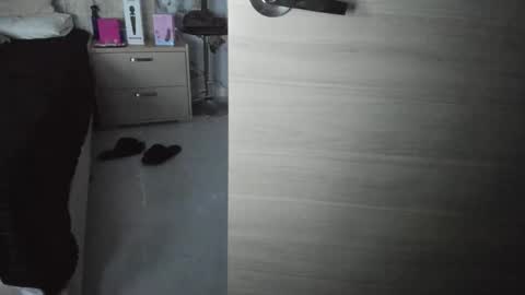 Snapshot of kiana_cream chatting on 01/17/26, 11:37 N M online show from 01/17/26, 11:37