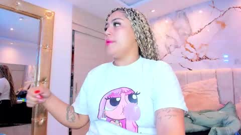 Snapshot of kiana_cream chatting on 02/23/26, 11:29 N M online show from 02/23/26, 11:29