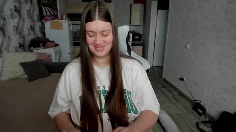 kianna_dior_ online show from 11/22/25, 04:33