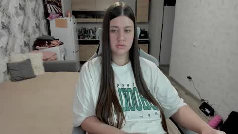 kianna_dior_ online show from 11/22/25, 05:12