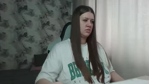 kianna_dior_ online show from 03/04/26, 10:32