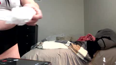 Snapshot of kiannaluv chatting on 02/15/25, 10:21 kiannaluv online show from 02/15/25, 10:21