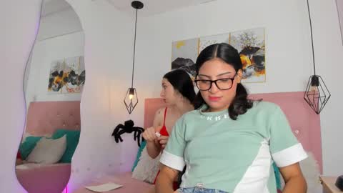 Snapshot of kiara__white chatting on 10/08/25, 01:20 Kiara online show from 10/08/25, 01:20